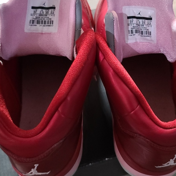 Girls Valentine's Jordan 5 retro ps - Picture 3 of 7